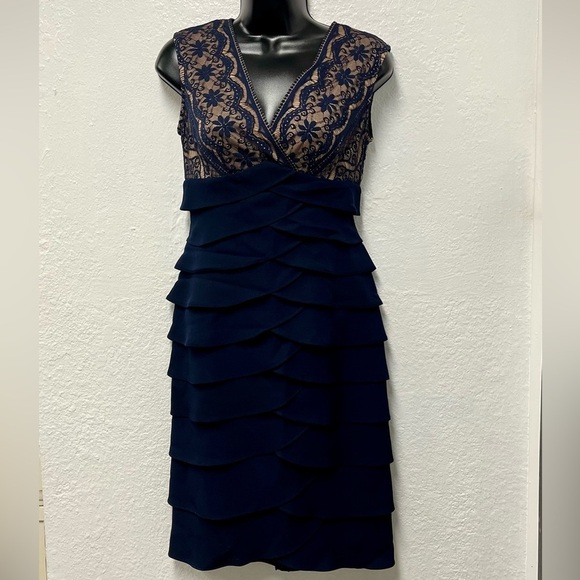 Jessica Howard Dresses & Skirts - Jessica Howard Navy and Beige Lace Midi Dress size 4